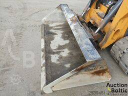 Case TR 320