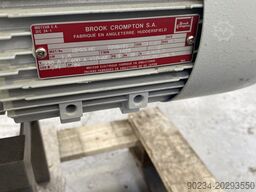 Stainless Steel Vacuum Shelf Dryer 8 Sq. Foot