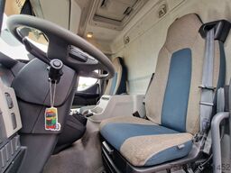 Volvo FL 250 4x2 - Box - Loadlift - A/C - Camera - Eu...