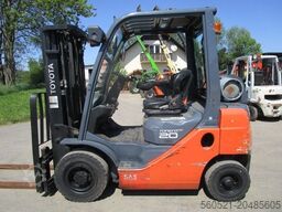 Toyota 06-8FG20F - GAS Triplex-FH 4,30m + Seitenschieber