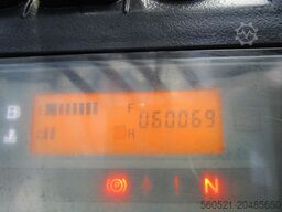 Manitou MI25D Triplex-Freihub 4,7m + Seitenschieber