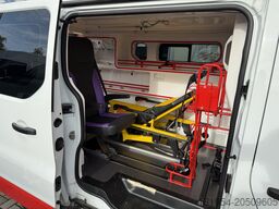 Renault trafic 1.6dci ambulance ziekenwagen
