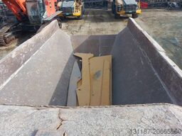 Komatsu HM400-3R (4 pcs available in Abu Dhabi)