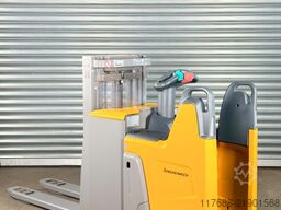 Jungheinrich ERD 220 - Service Neu- Triplex - Batterie 92%
