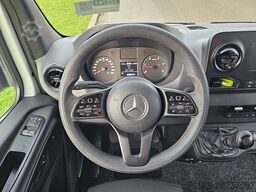 MERCEDES-BENZ SPRINTER 317 L2H2 9-Pers + Lift !