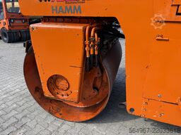 Hamm DV8.21 Tandemwalze Kantenschneider