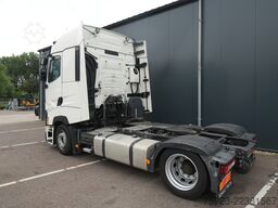 Renault T 530 mega tractor unit