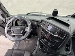 Iveco S-WAY 490
