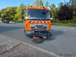 DAF XB 210 Kehrmaschine wie neu Brock VS4 Kehraufbau