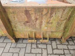  Container flat