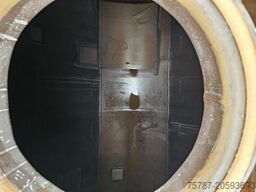 SCHMITZ CARGOBULL Tankchassis mit Tankcontainer, 424.676 KM