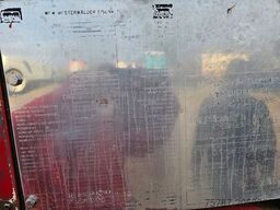 SCHMITZ CARGOBULL Tankchassis mit Tankcontainer, 424.676 KM