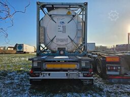 VAN HOOL Tankchassis mit Tankcontainer