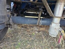 SCHMITZ CARGOBULL Tankchassis mit Tankcontainer, 375.678 Km