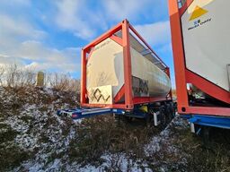SCHMITZ CARGOBULL Tankchassis mit Tankcontainer