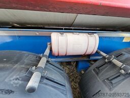 SCHMITZ CARGOBULL Tankchassis mit Tankcontainer