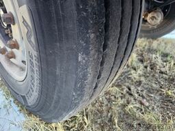 SCHMITZ CARGOBULL Tankcontainer Chassis+Tankcontainer Schwallwand