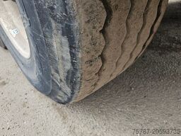 VAN HOOL Tankchassis + Tankcontainer