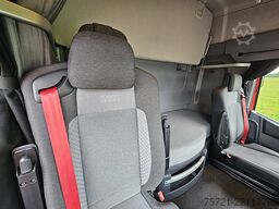 RENAULT T 520
