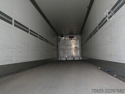 Schmitz Cargobull 3 Axle frigo trailer with THERMO KING SLXi Spec...