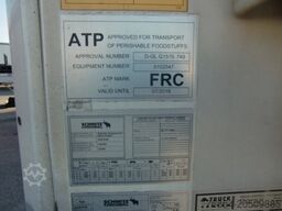 SCHMITZ SKO 24 KüHLAUFLIEGER, CARRIER VECTOR 1550 LIFTACHSE