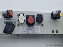 SCHMITZ CARGOBULL SCS24/L 13.62 E B 1.Hand Liftachse Edscha Portal