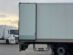 SCHMITZ CARGOBULL SCB*S3B THERMO KING SLXi 300 ONLY 502 ENGINE HOU