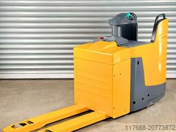 Jungheinrich ERE 225 FP - Servcie Neu - Batterie 85% - Garantie