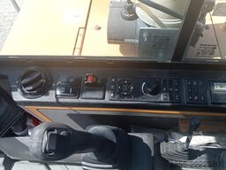 Volvo EW60E with 5 buckets