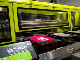 Aeoon Kyo and Compact