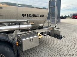 Magyar FOOD / 31.000L / 3-COMP / EMPTY WEIGHT: 7.160KG...