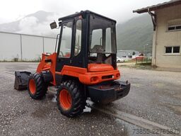 Kubota R520