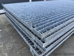 Gesamttiefe: 2.460 mm / Gesamtbreite: 1.130 mm / / MW: 35 x 40 mm / GR-126