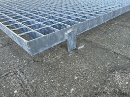 Gesamttiefe: 2.460 mm / Gesamtbreite: 1.130 mm / / MW: 35 x 40 mm / GR-126
