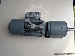 Motoreduktor SEW-EURODRIVE R40 DT80K4/BMG 0,55 kW 53 obr./min Hamulec 230 V 3