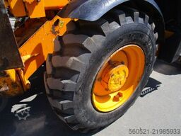 JCB 532-120 (12m - 3,2 Ton.) mit Schaufel