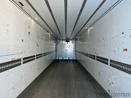 SCHMITZ CARGOBULL SCB*S3B THERMO KING SLXi 300 270 CM HIGH 250 CM