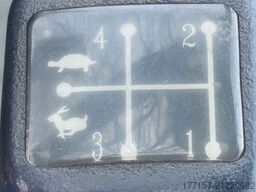 AGCO MASSEY FERGUSON 6140A, Frontlader, Schneeschild, 40Km/h