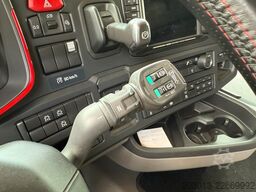 SCANIA R530 6x2 SZM mit Pavelli Tieflader Auflieger