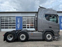 SCANIA R530 6x2 SZM mit Pavelli Tieflader Auflieger