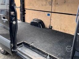 VOLKSWAGEN Crafter Kasten 35 mittel L2H1