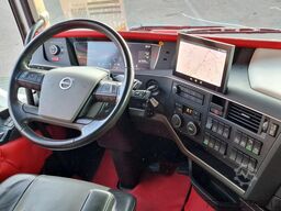 Volvo FH 13.500 XL 6x2 - Pezzaioli livestock 3 deck +...