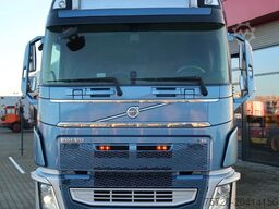Volvo FH with a 7.30M cuppers box, 54.5 m². Nice Truc...