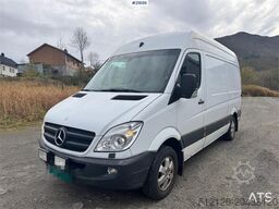 Mercedes-Benz Sprinter 316 w/ Lift