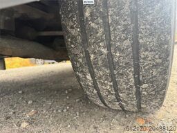 Mercedes-Benz Sprinter 316 w/ Lift