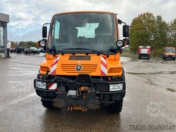 Mercedes-Benz Unimog U300