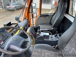 Mercedes-Benz Unimog U300