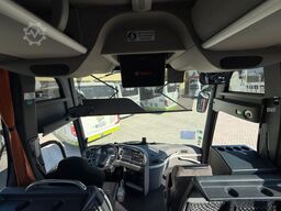 VOLVO 9700