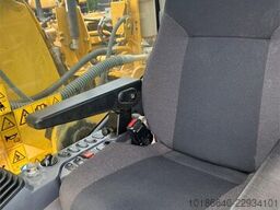 Komatsu PC240NLCD-11