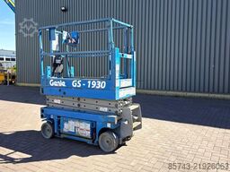 Genie GS1930 Electric, Working Height 7.8 m, 227kg Capac